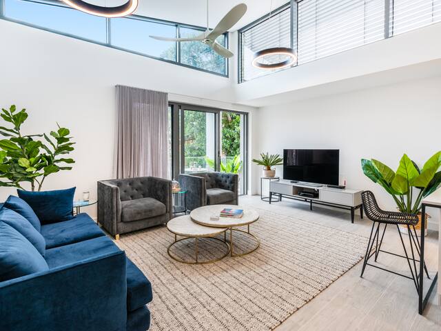 Premium Beachside apartment living in Coogee – E7