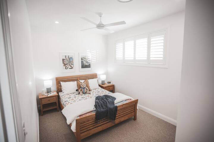 Chumba cha kulala 2 kwenye ghorofa ya 2 na Kitanda cha Malkia