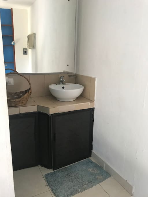 Tocador espejo ! Fuera del baño