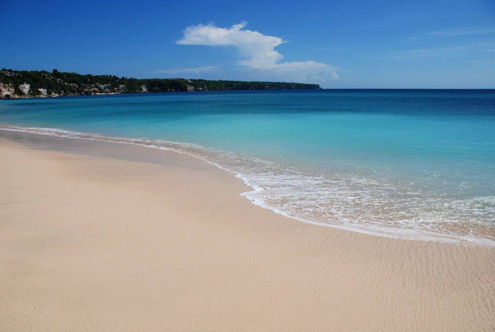 Minutes to Dreamland Beach!
