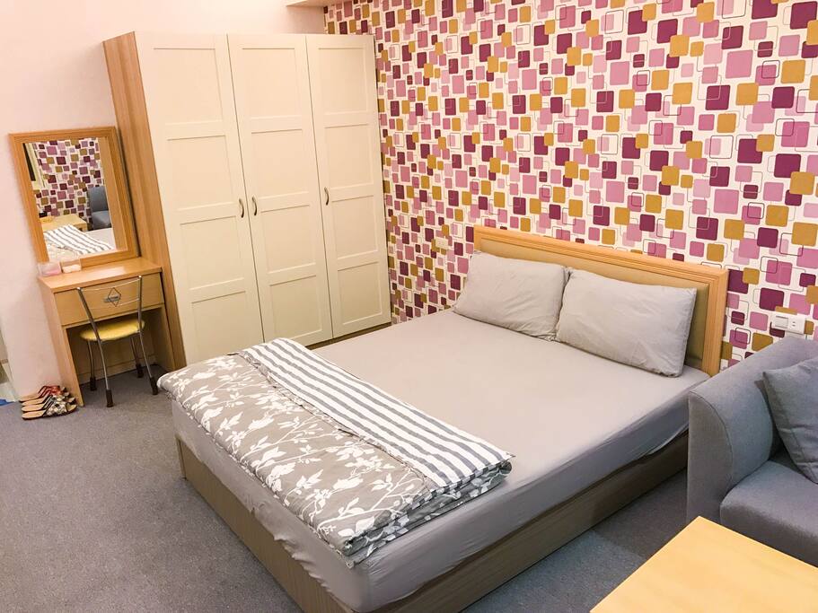 沙發衣櫃應有盡有
Sofa ! Closet!