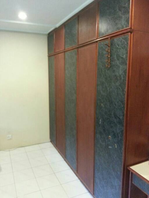 5 door wardrobe
