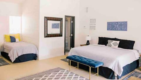 Mod 1BR @ charming El Rancho Robles-Caretaker unit