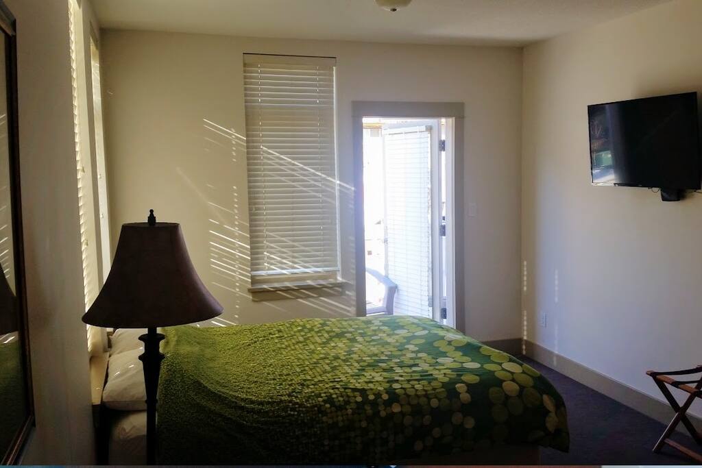 Full Queen Bed in Main Rm 2Rm Studio with Balcony 2 Queen beds & Sofa bed Sleeps 3 singles or 3 couples, Pemberton Gateway Village Suites Hotel