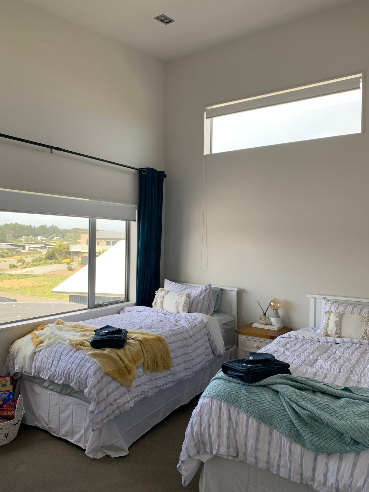 Spálňa 4 w/ 2x manželská posteľ King 