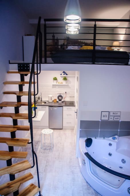 Cracow White Jacuzzi Apartment