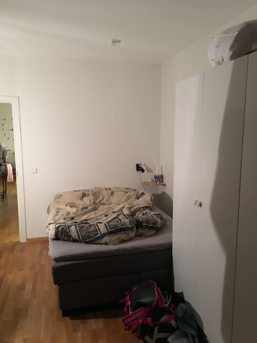 Bedroom, double bed.