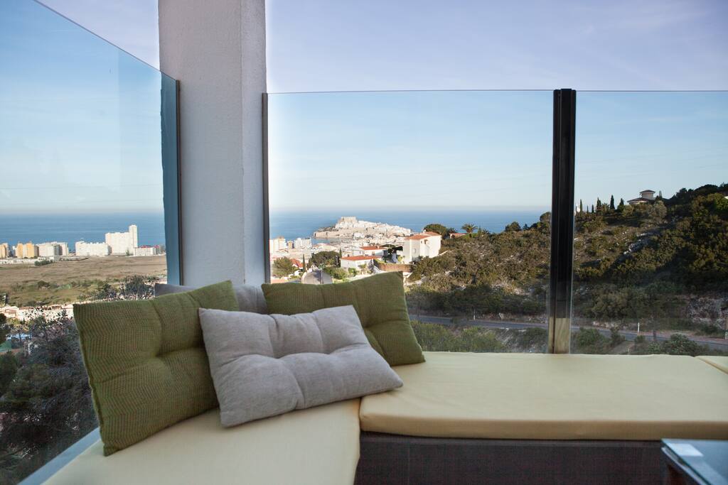 Vistas al mar y al castillo de Peñíscola