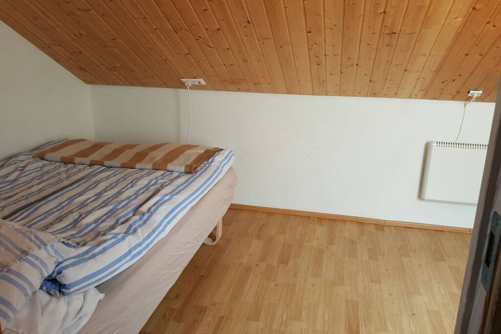 Airbnb Small Basic Room Icelnad Airbnb Small Basic Room Icelnad