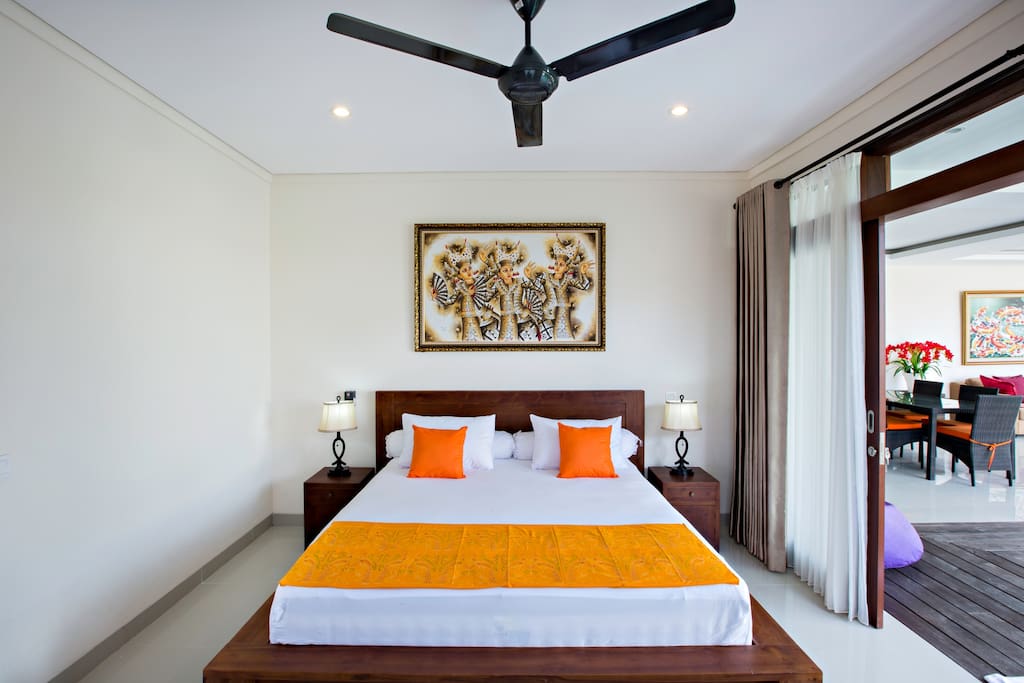 Abi Room