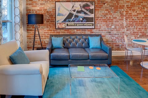 Top Airbnb: Denver's Urban Oasis + Hot Tub in Jefferson Park