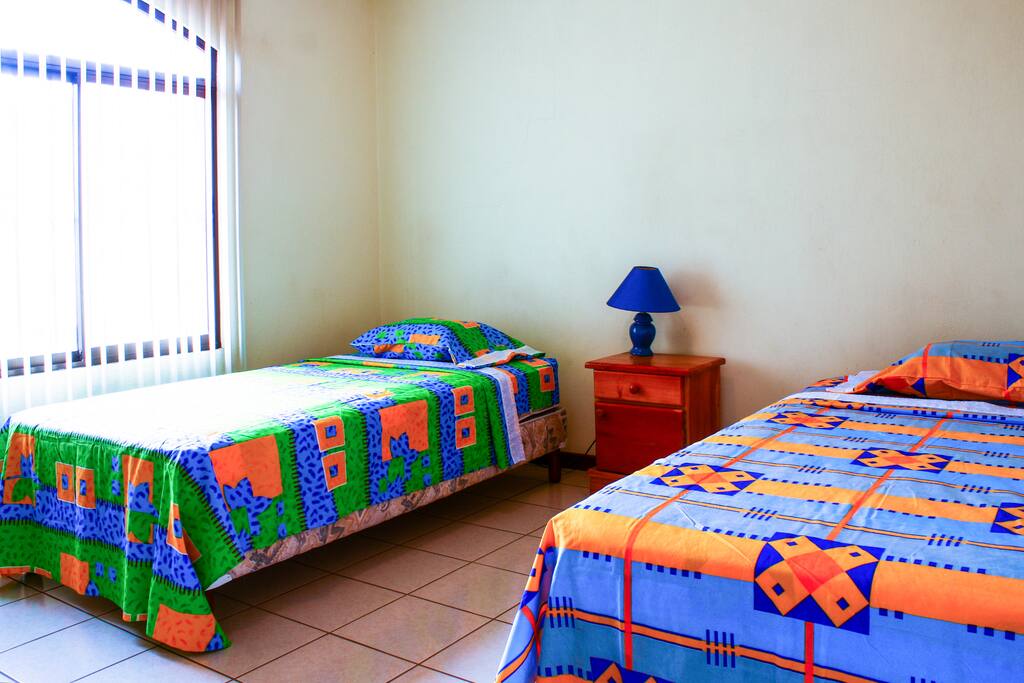 2 Single beds Bedroom