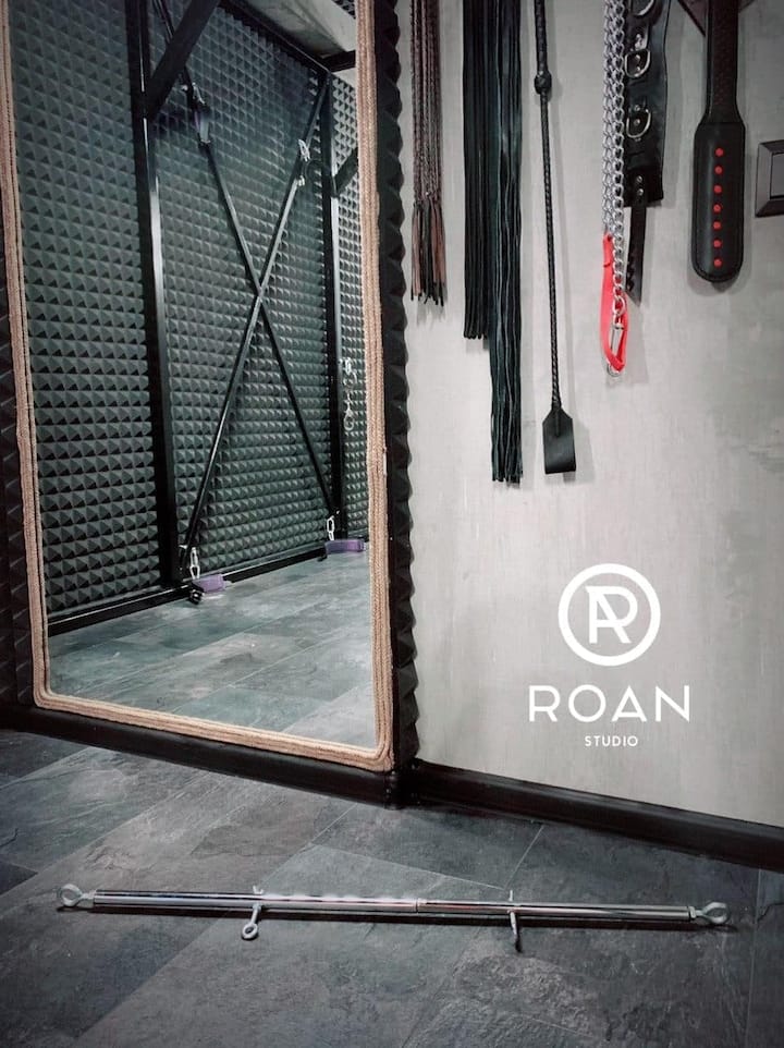3R Kinky BDSM ROAN Bondage Apartment Apartments for Rent in Kyiv