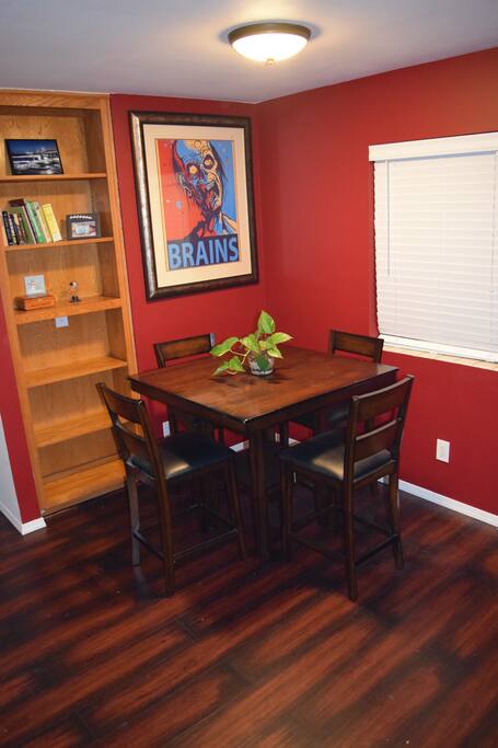 Dining room seating for 4