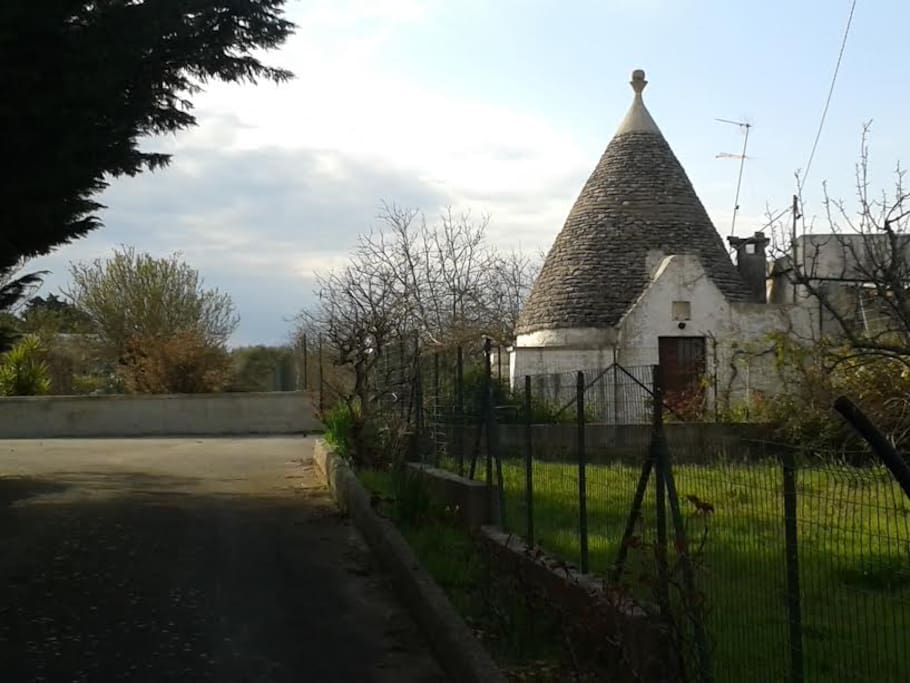 Trullo adiacente alla villa