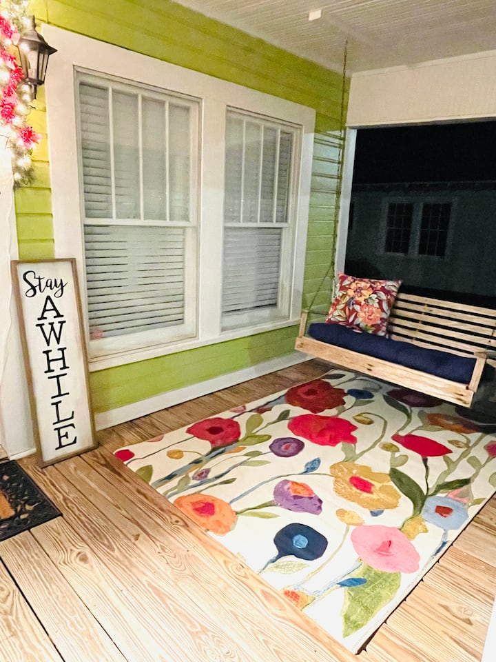 Charming Mayhaw Place on Historic Short 7th Ave. Cottages for Rent in