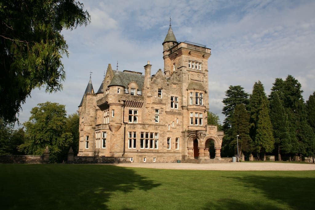 Dollarbeg Castle