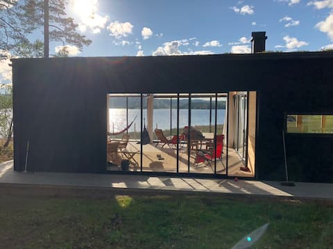 Spectacular house by the lake