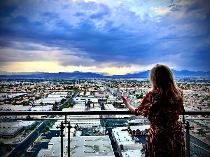 Luxury Condo with Views Pets Condominiums for Rent in Las Vegas, Nevada, United