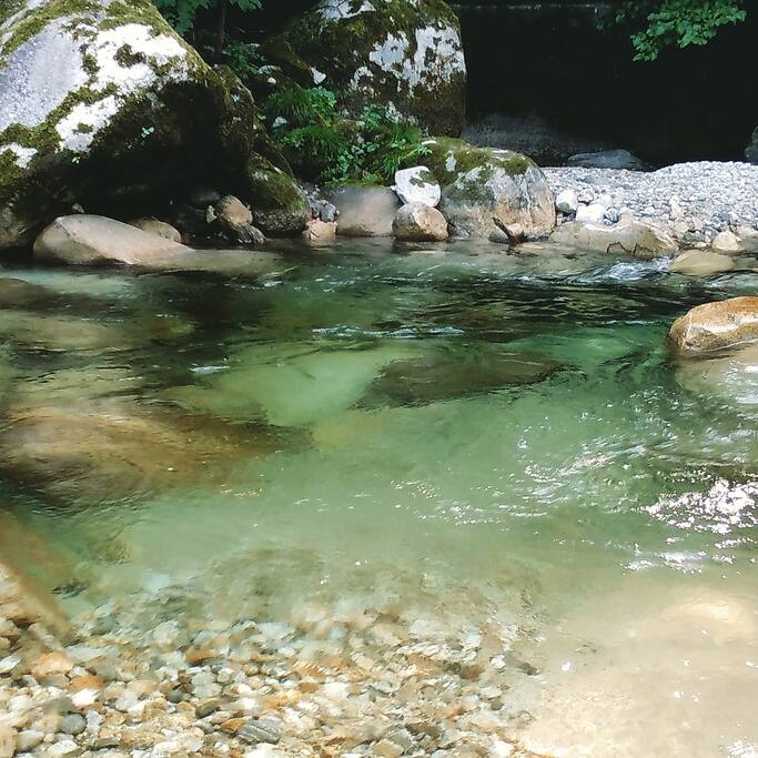 きれいな淵です。車で10分ほどです。Beautiful place.