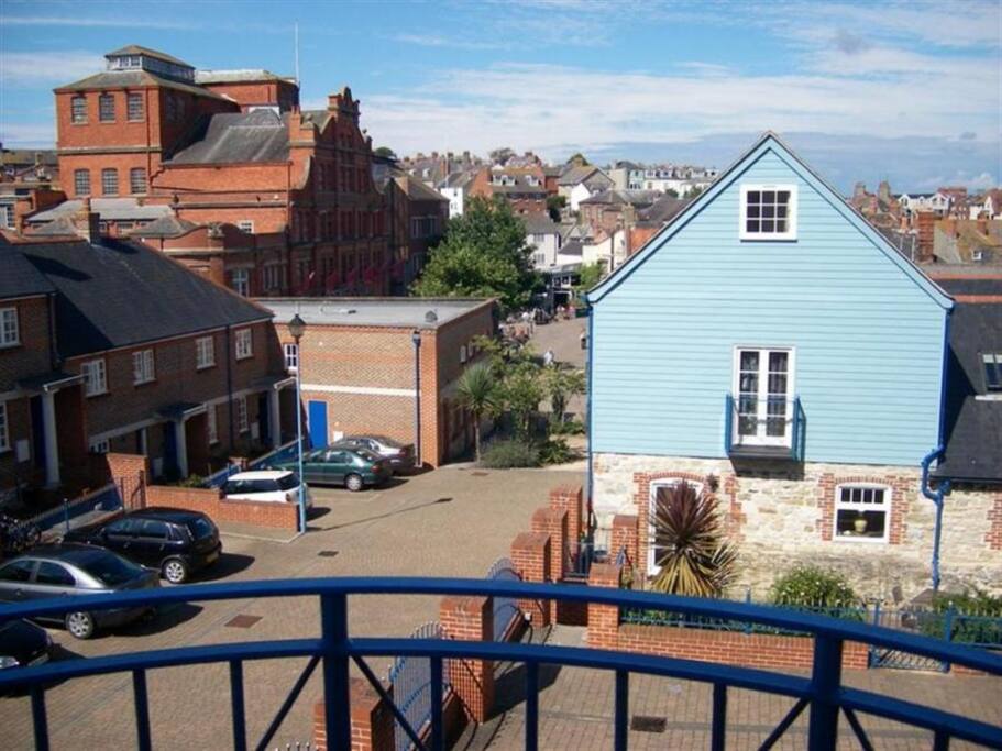View across Brewers Quay, which used to be a brewery! Now hosts pubs, cafes and restaurants.