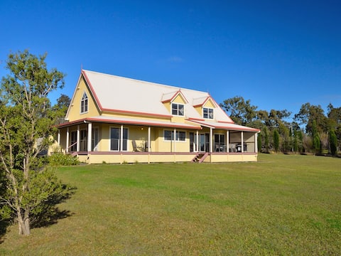 Top Airbnb: "THE RESIDENCE" SET ON 5 ACRES IN WINE COUNTRY! in Lovedale