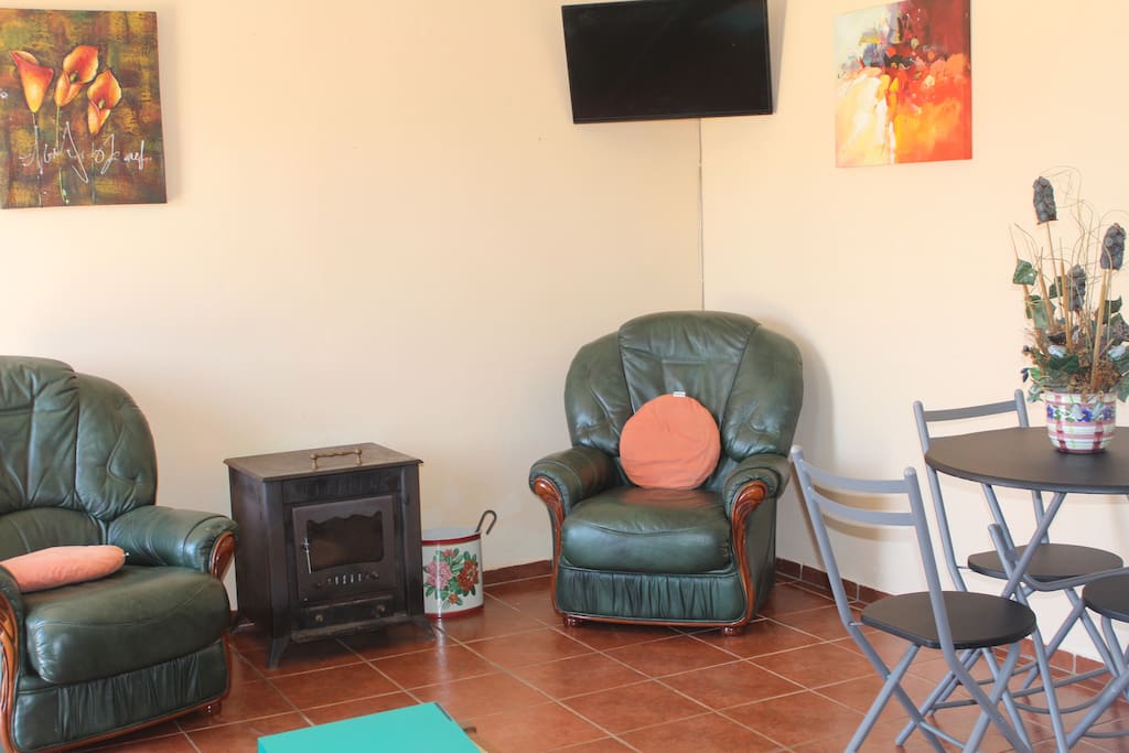 Lounge/dining area