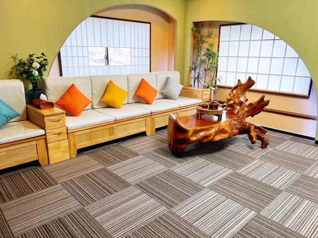 羽田空港公交45分直达，迪士尼電車30分、5房1厅全部150平方，2浴2卫可免费停车，可预约接送！ gallery image 3