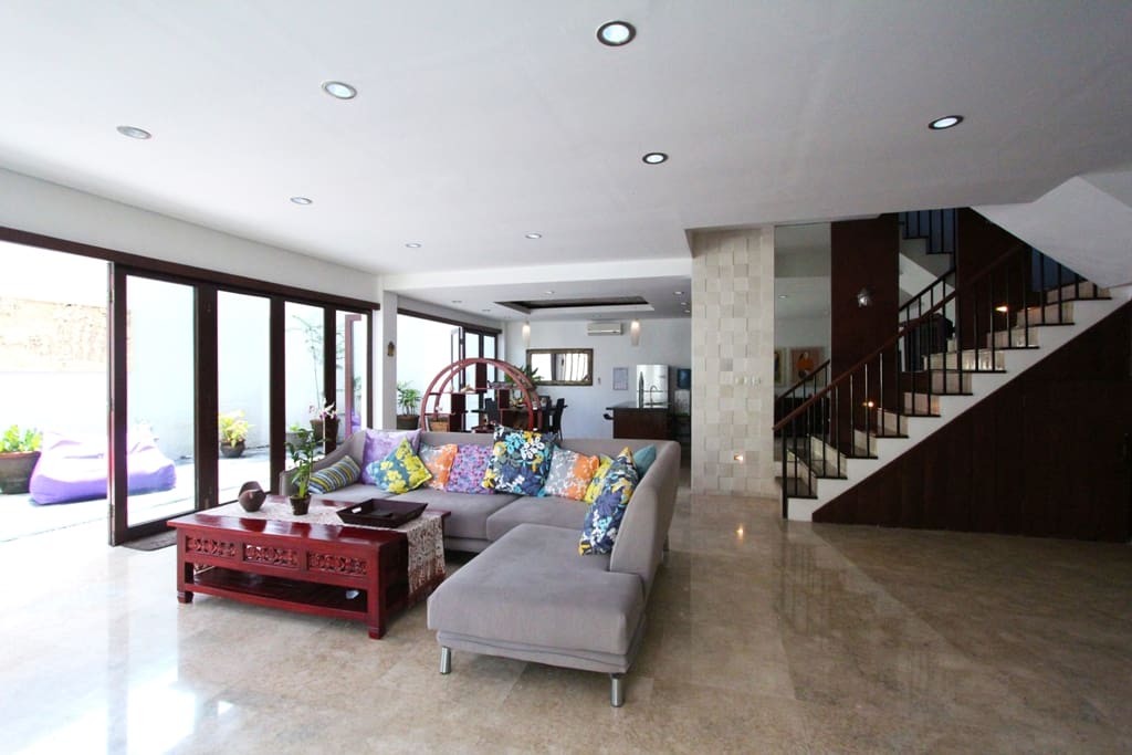 Closed/Open living room, facing pool