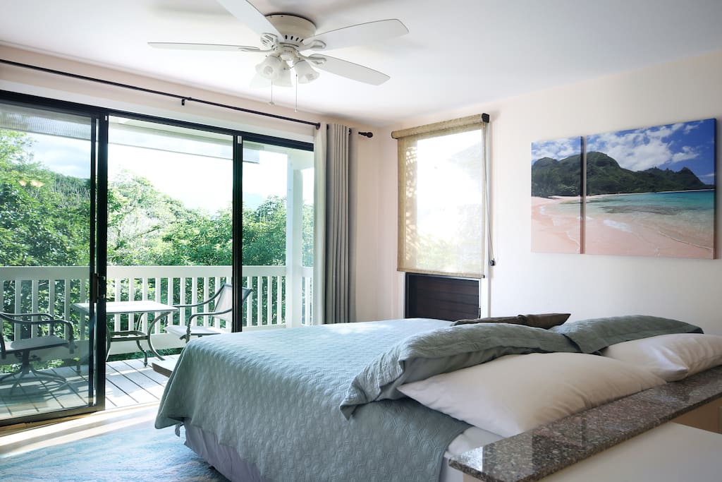 Wake up to jungle and mountain views from your comfy king bed!