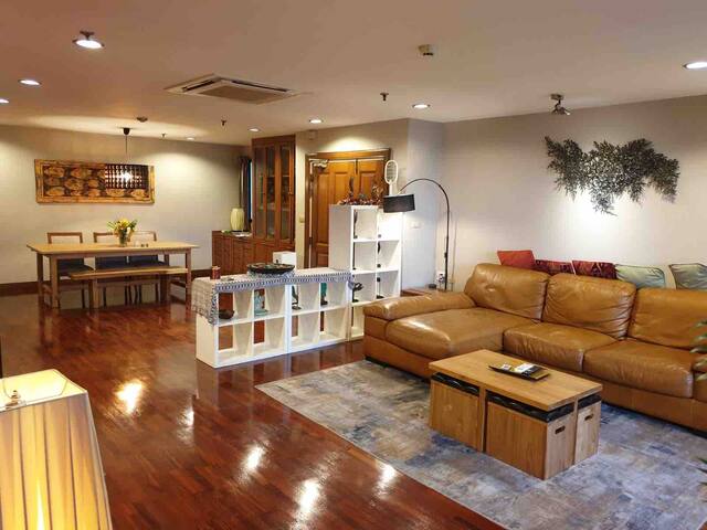 SPACIOUS 3BR APT in the Heart of Bangkok!