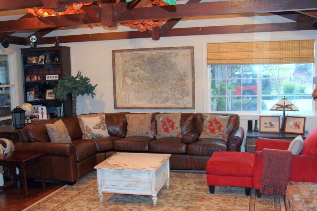 Main living room with 55" flatscreen TV and game system