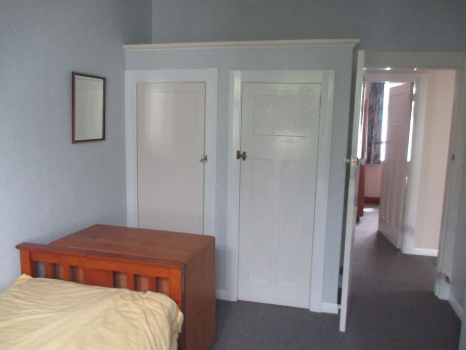 Wardrobe of single Bed's room