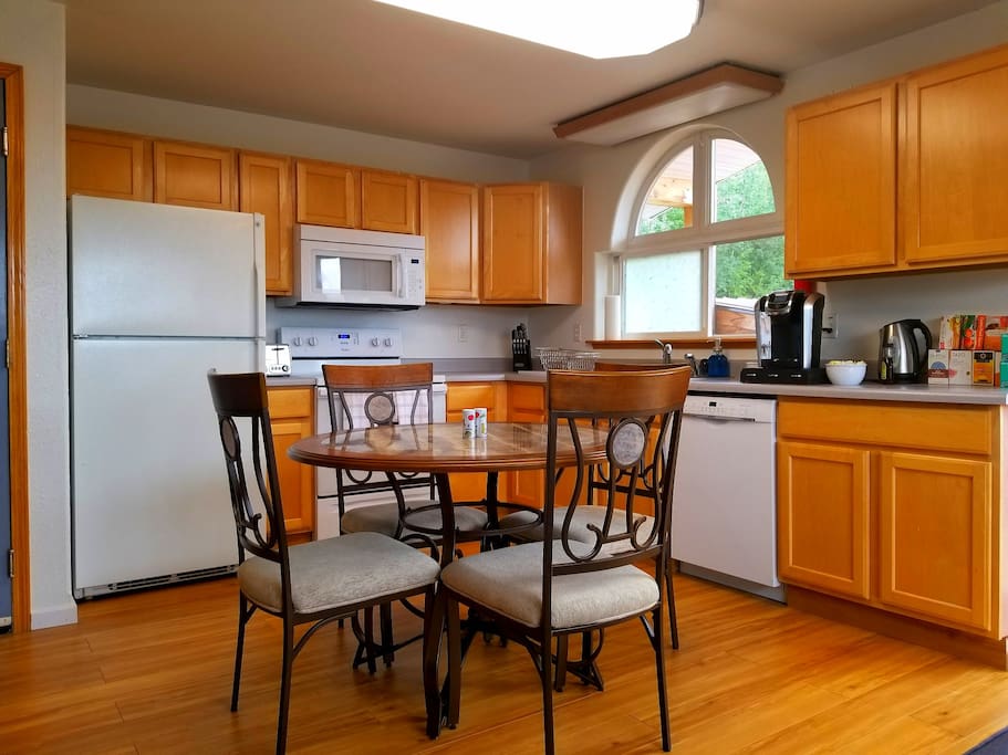 Full kitchen.