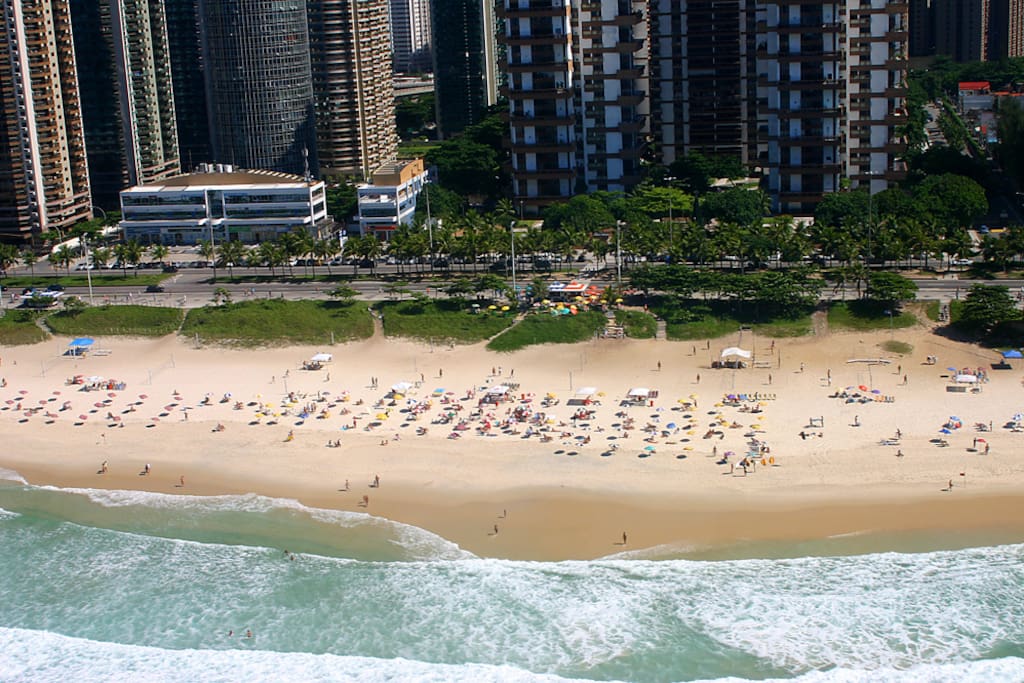 Praia da Barra da Tijuca aos seus pés!