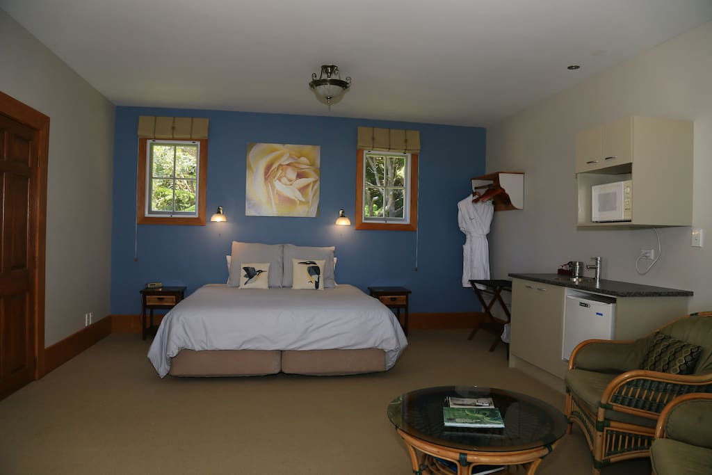 Kingfisher suite in the guest cottage