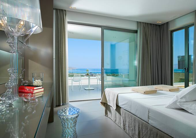 Signature architecture 3 bedroom villa Kissamos gallery image 5