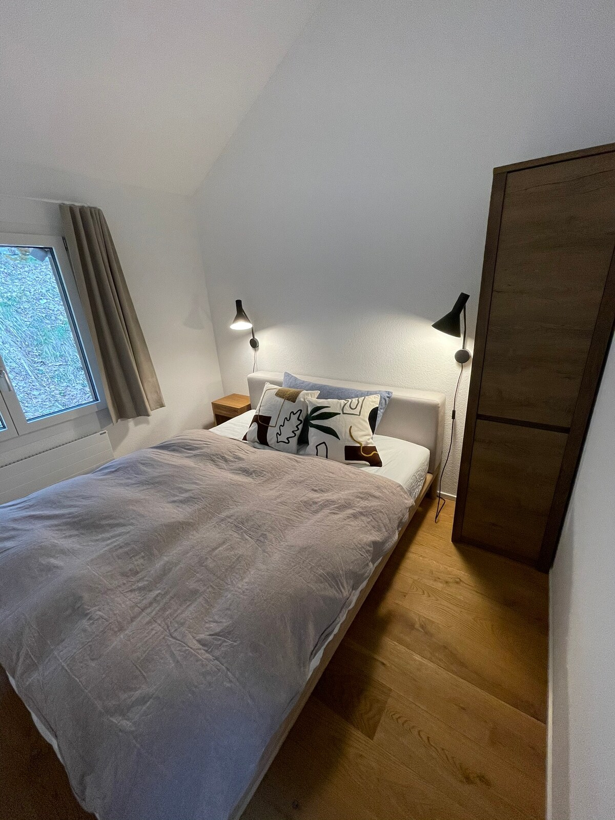 Spálňa 3 s manželskou posteľou veľkosti Queen