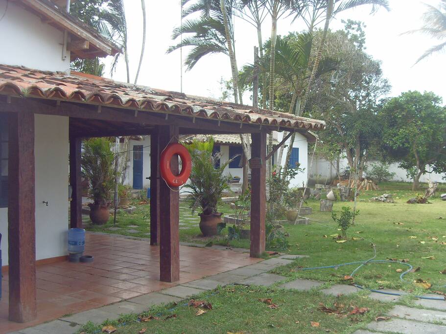 Visão desde o portão de entrada...