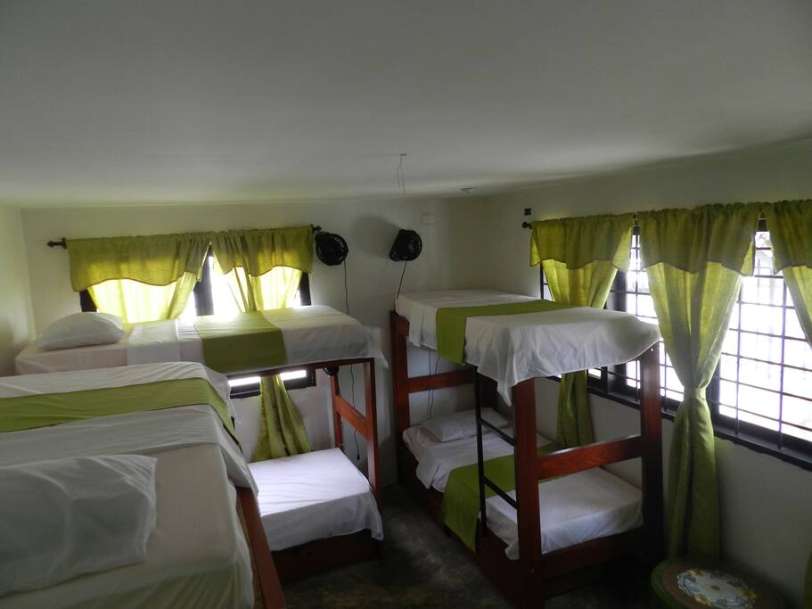 Habitación compartida 8 personas
