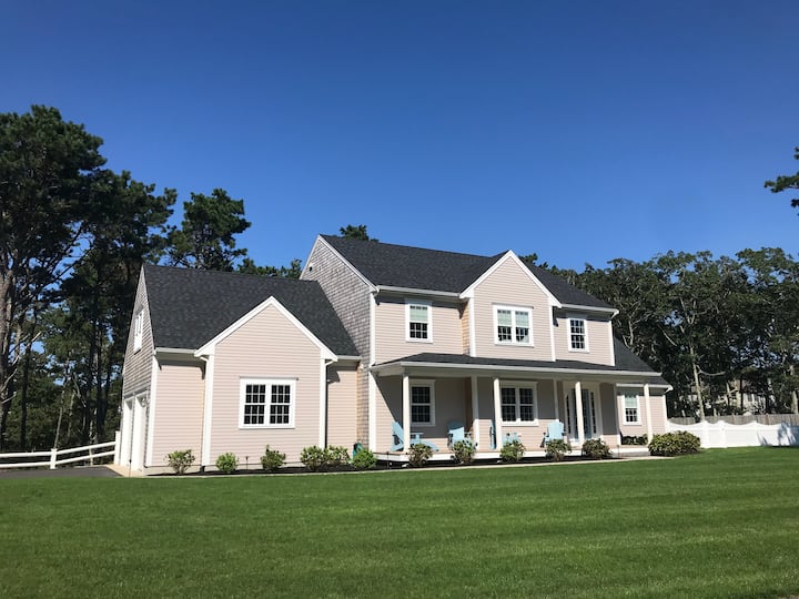 New and Beautifully Decorated Cape Cod Getaway! Houses for Rent in