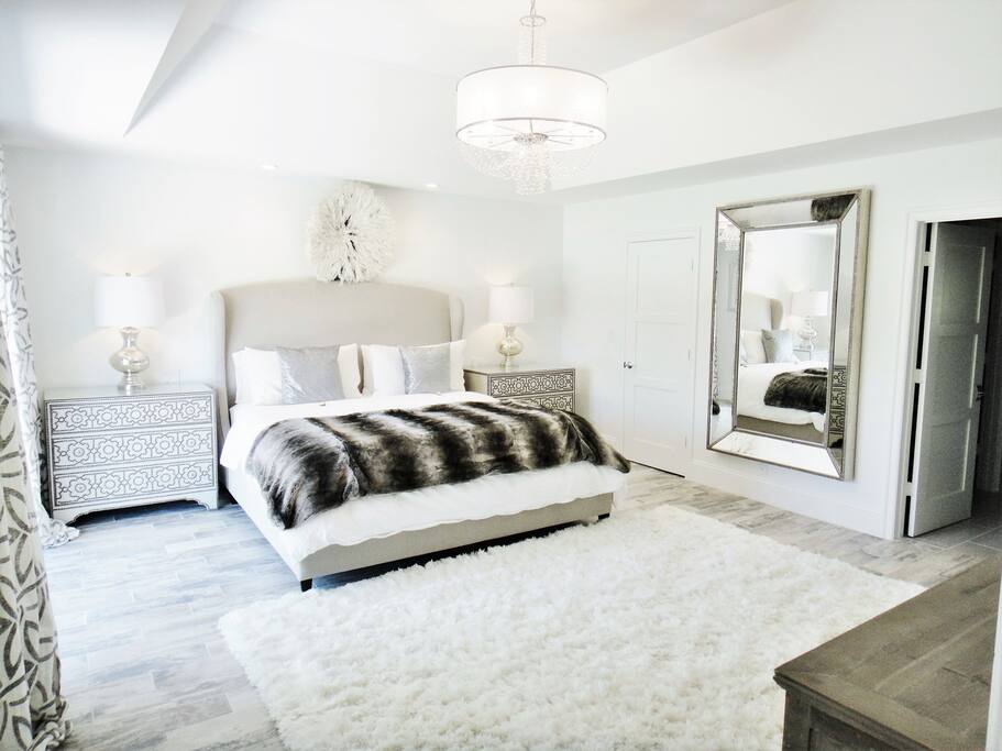 Luxury King Master Suite
