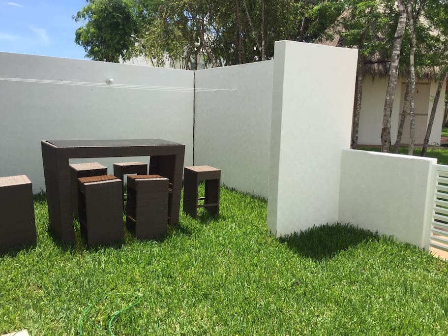 Bar en el jardín trasero