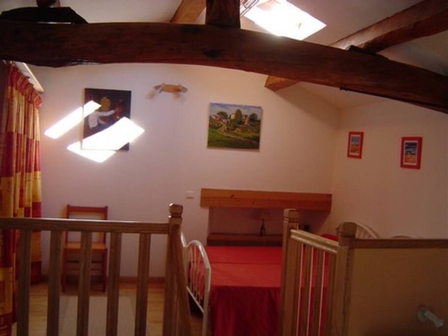 2 lits en 90 cote à cote sur la mezzanine