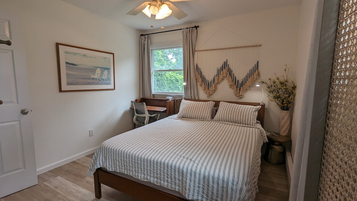 Bedroom 3 - queen bed