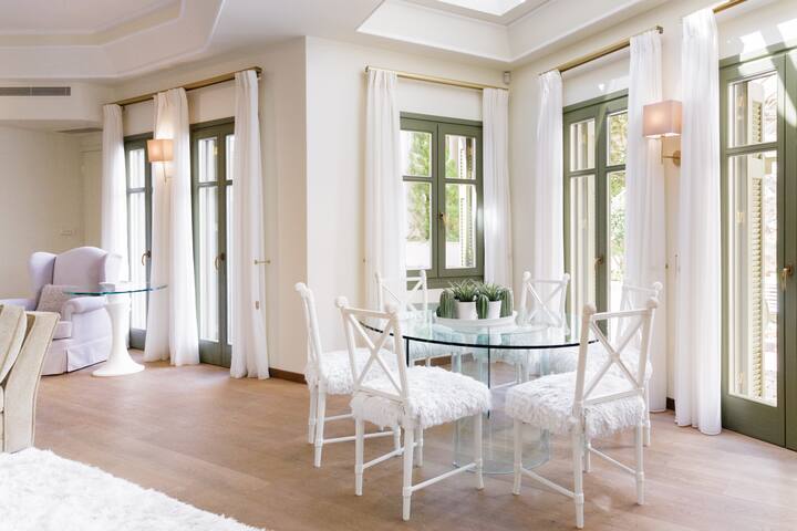 The Acropolis Garden House in Historic Plaka gallery image 2