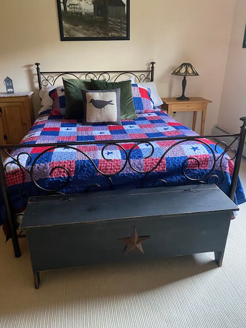 4 bdrm suite in Vermont Farm Animal Sanctuary Inn