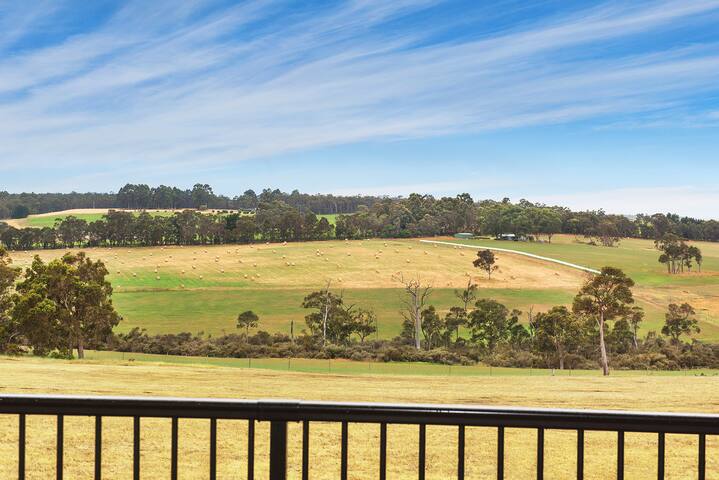Margaret River Farmhouse – enjoy bushland escape gallery image 5