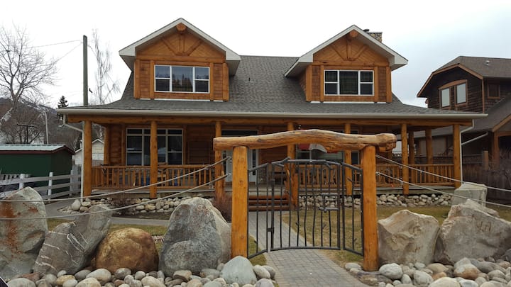 Guest suite in Jasper · ★4.94 · 2 bedrooms · 2 beds · 1 bath