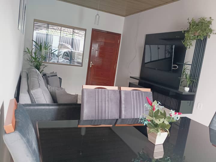 Casa Com Piscina Próximo Aos Pontos Turístico. - Puerto Iguazú